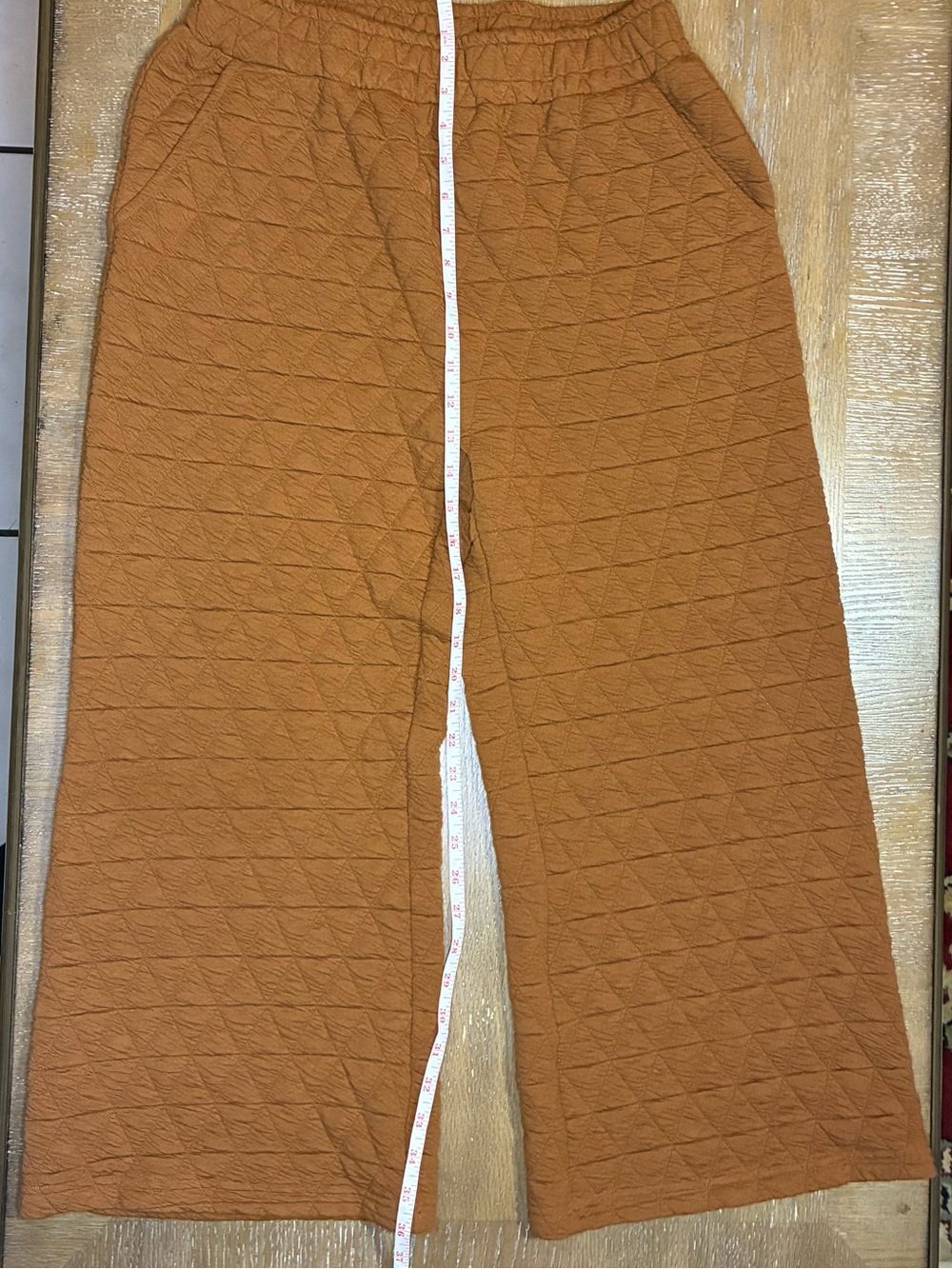 Men’s Quilted Wide-Leg Joggers in Rust